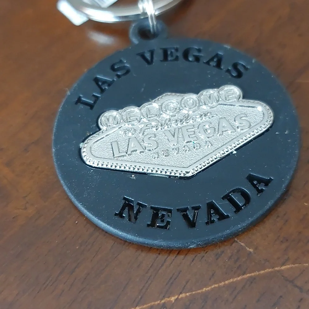 FREE with Purchase Welcome To Fabulous Las Vegas Nevada Black Silver Keychain - Picture 2 of 3